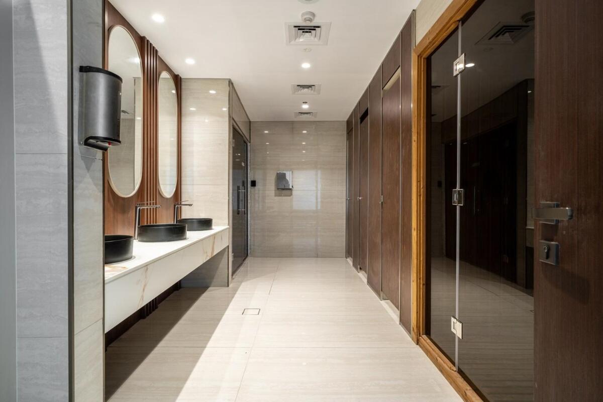 Royal Vista At Nobles Tower - Business Bay Views - Brand New Luxury 3br * Dubai