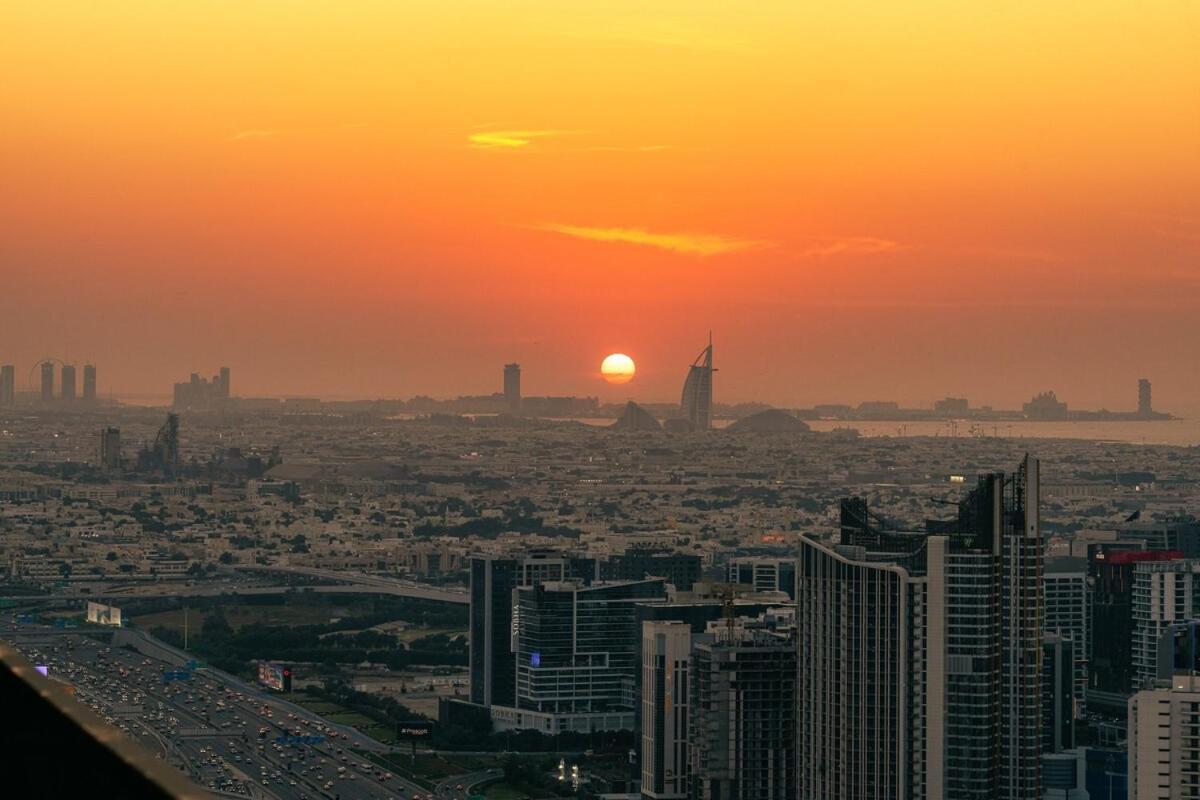 Royal Vista At Nobles Tower - Business Bay Views - Brand New Luxury 3br * Dubai