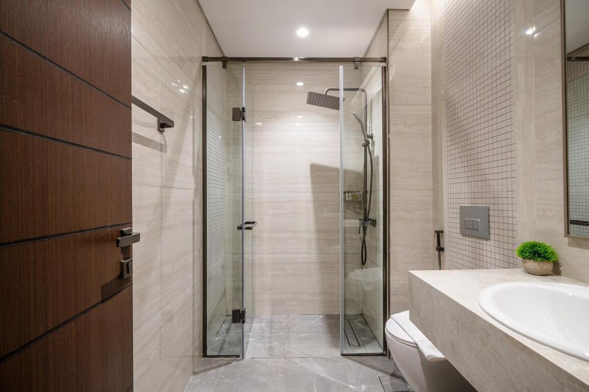 Royal Vista At Nobles Tower - Business Bay Views - Brand New Luxury 3br * Dubai