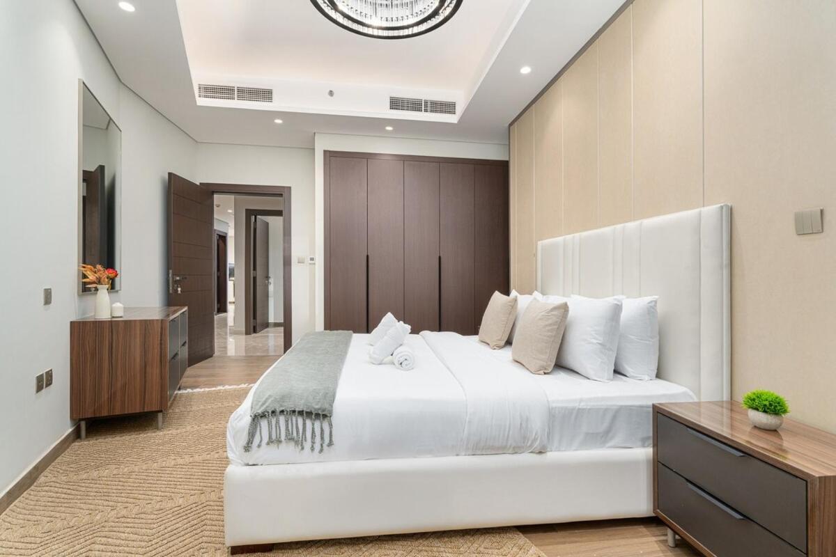 Royal Vista At Nobles Tower - Business Bay Views - Brand New Luxury 3br Dubai