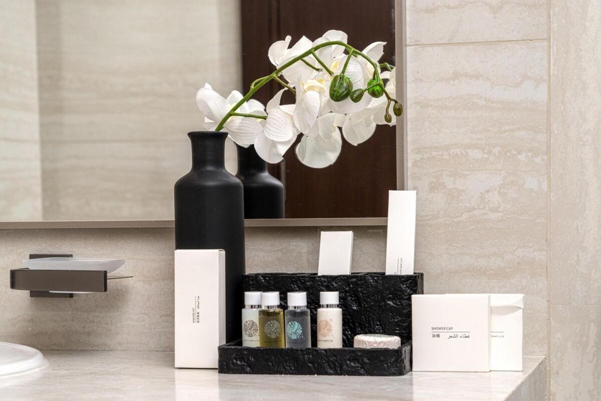 Apartment Royal Vista At Nobles Tower - Business Bay Views - Brand New Luxury 3br Dubai
