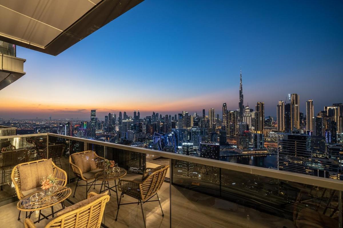 Royal Vista At Nobles Tower - Business Bay Views - Brand New Luxury 3br Apartment *