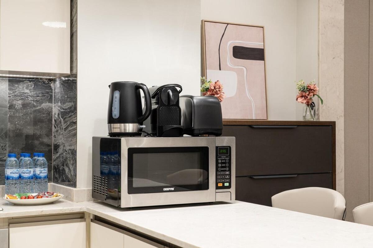 Apartment Royal Vista At Nobles Tower - Business Bay Views - Brand New Luxury 3br *
